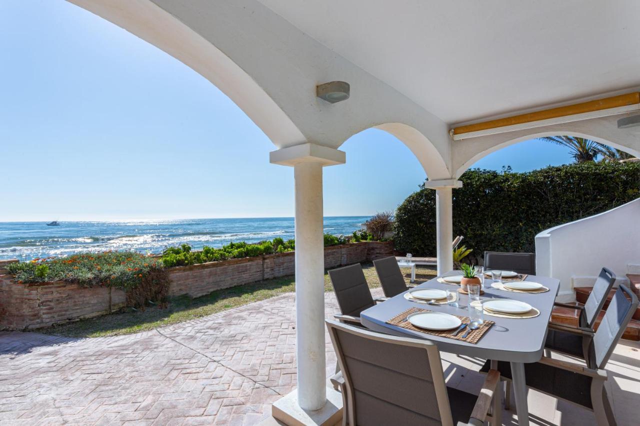 Charming Villa On The Seafront มาร์เบยา ภายนอก รูปภาพ