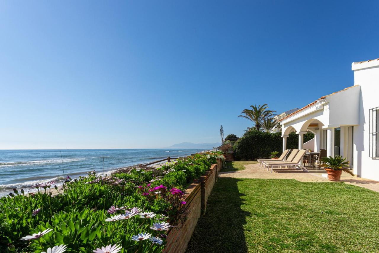Charming Villa On The Seafront มาร์เบยา ภายนอก รูปภาพ