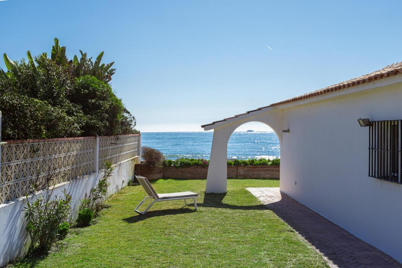 Charming Villa On The Seafront มาร์เบยา ภายนอก รูปภาพ