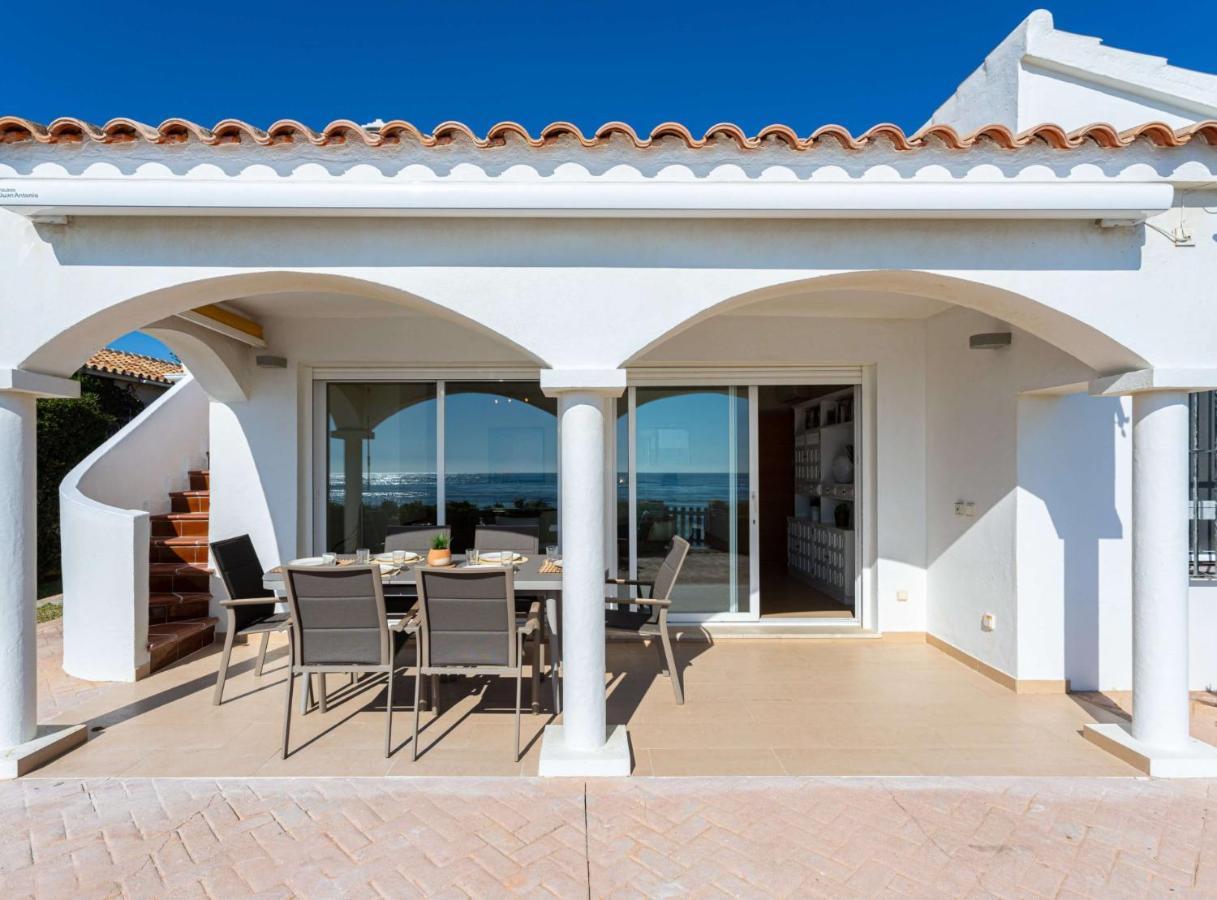 Charming Villa On The Seafront มาร์เบยา ภายนอก รูปภาพ